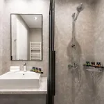 Maison Du Jardin 2-bedroom Private Outdoor Jacuzzi *