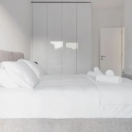 Apartament Maison Du Jardin 2-bedroom Private Outdoor Jacuzzi