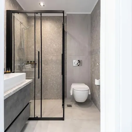 Maison Du Jardin 2-bedroom Private Outdoor Jacuzzi Apartament *