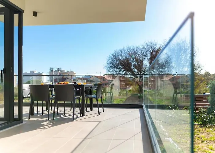 Apartament Maison Du Jardin 2-bedroom Private Outdoor Jacuzzi *