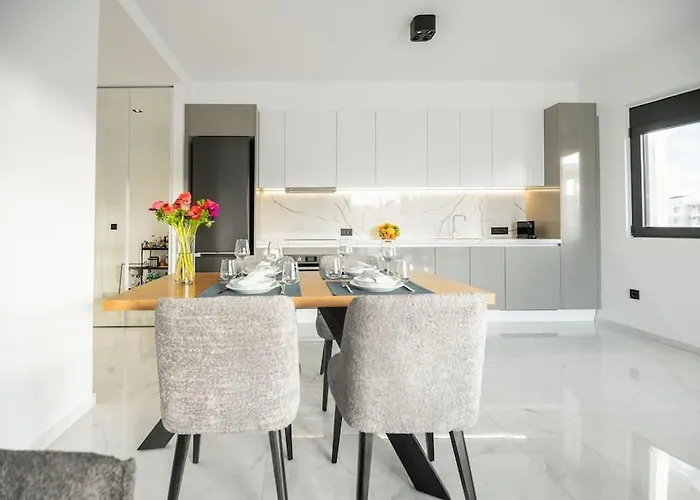 Apartament Maison Du Jardin 2-bedroom Private Outdoor Jacuzzi *