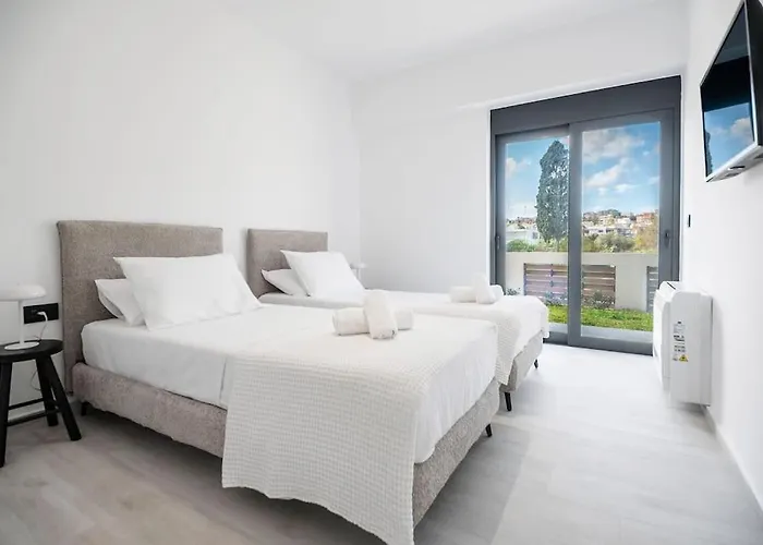 Maison Du Jardin 2-bedroom Private Outdoor Jacuzzi Rhodes City