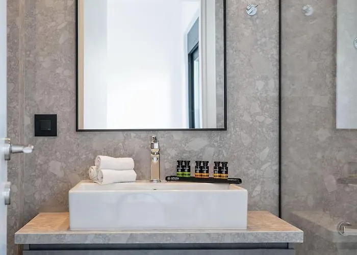 Maison Du Jardin 2-bedroom Private Outdoor Jacuzzi Apartament Rhodes City