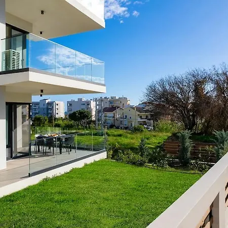 Maison Du Jardin 2-bedroom Private Outdoor Jacuzzi Родос